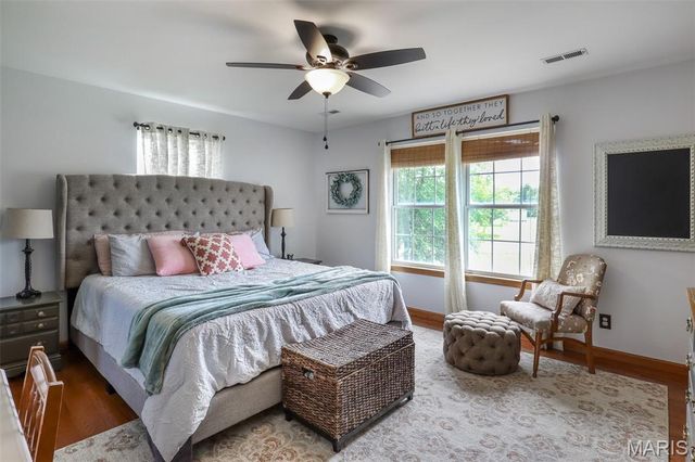 301 Ridgewood Court, Farmington, MO 63640