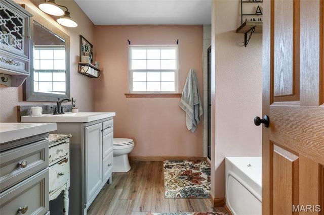 301 Ridgewood Court, Farmington, MO 63640