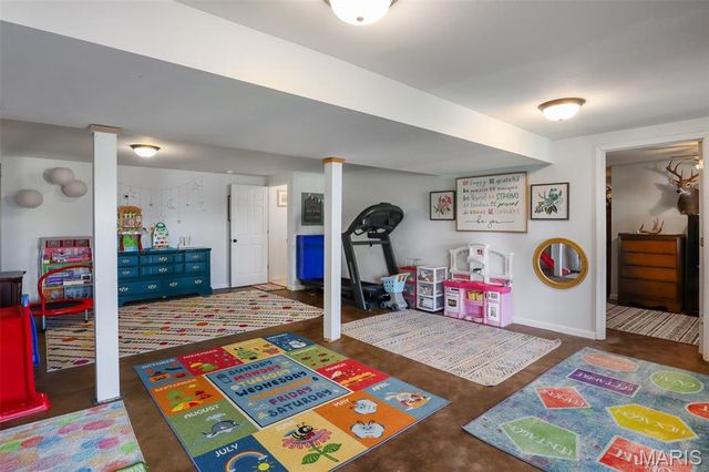 301 Ridgewood Court, Farmington, MO 63640