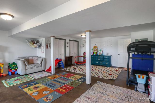 301 Ridgewood Court, Farmington, MO 63640