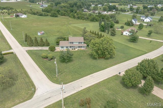 301 Ridgewood Court, Farmington, MO 63640