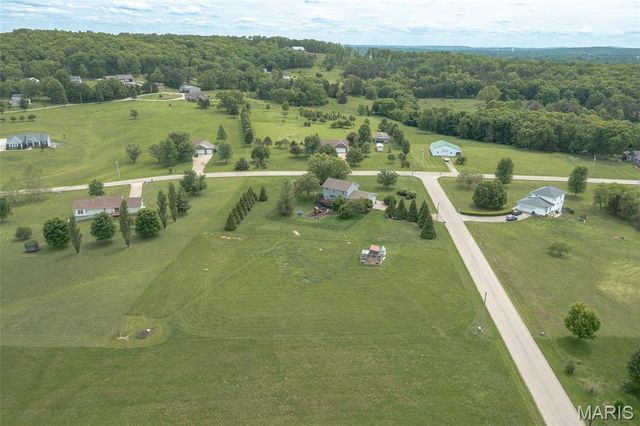 301 Ridgewood Court, Farmington, MO 63640