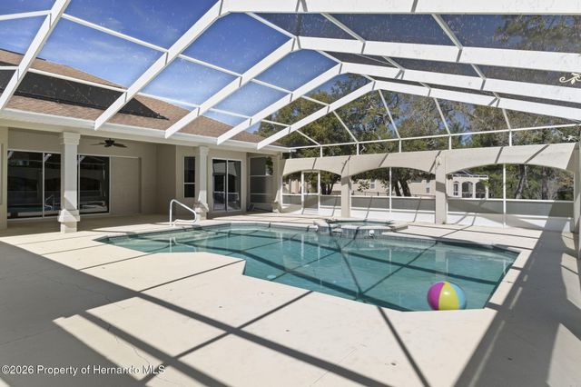 10130 Lazy Days Court, Weeki Wachee, FL 34613