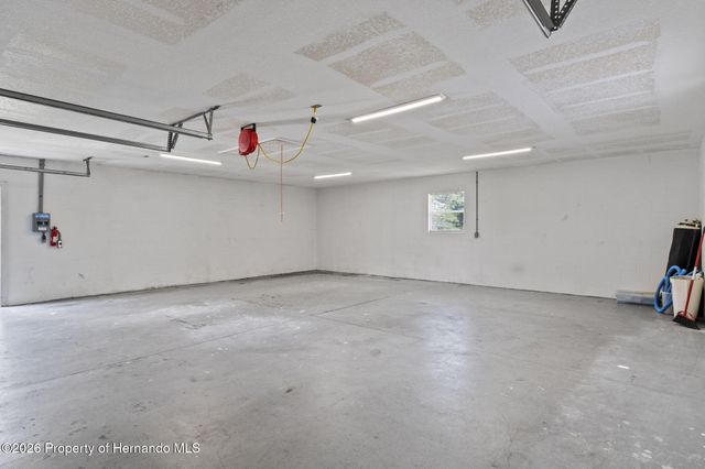 10130 Lazy Days Court, Weeki Wachee, FL 34613