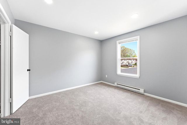 79 EDINSHIRE RD, Sicklerville, NJ 08081