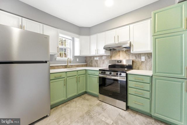 79 EDINSHIRE RD, Sicklerville, NJ 08081