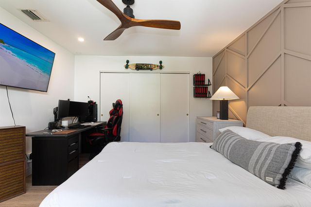 2477 Par Circle, Delray Beach, FL 33445