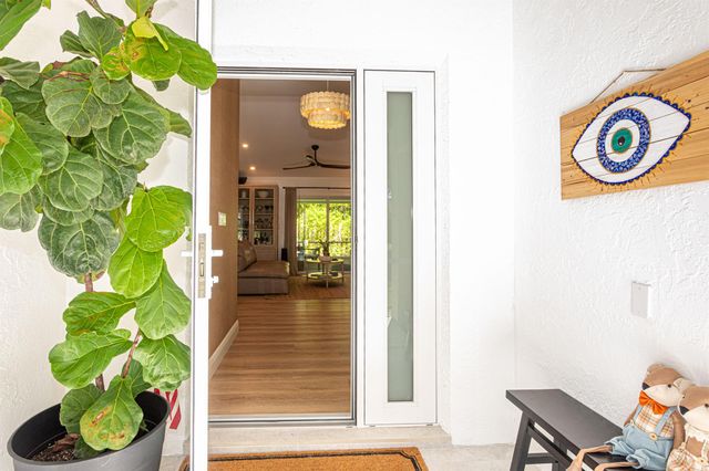 2477 Par Circle, Delray Beach, FL 33445