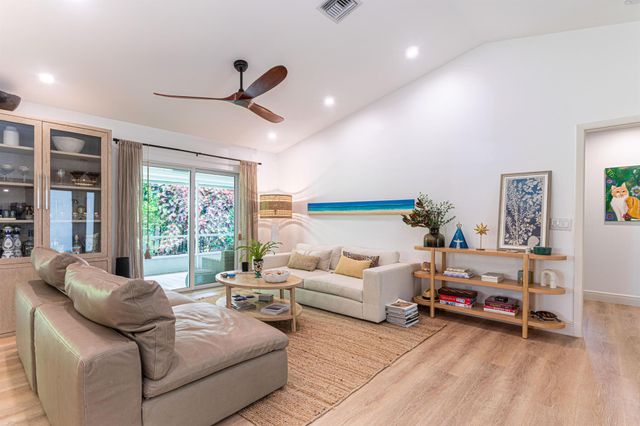 2477 Par Circle, Delray Beach, FL 33445