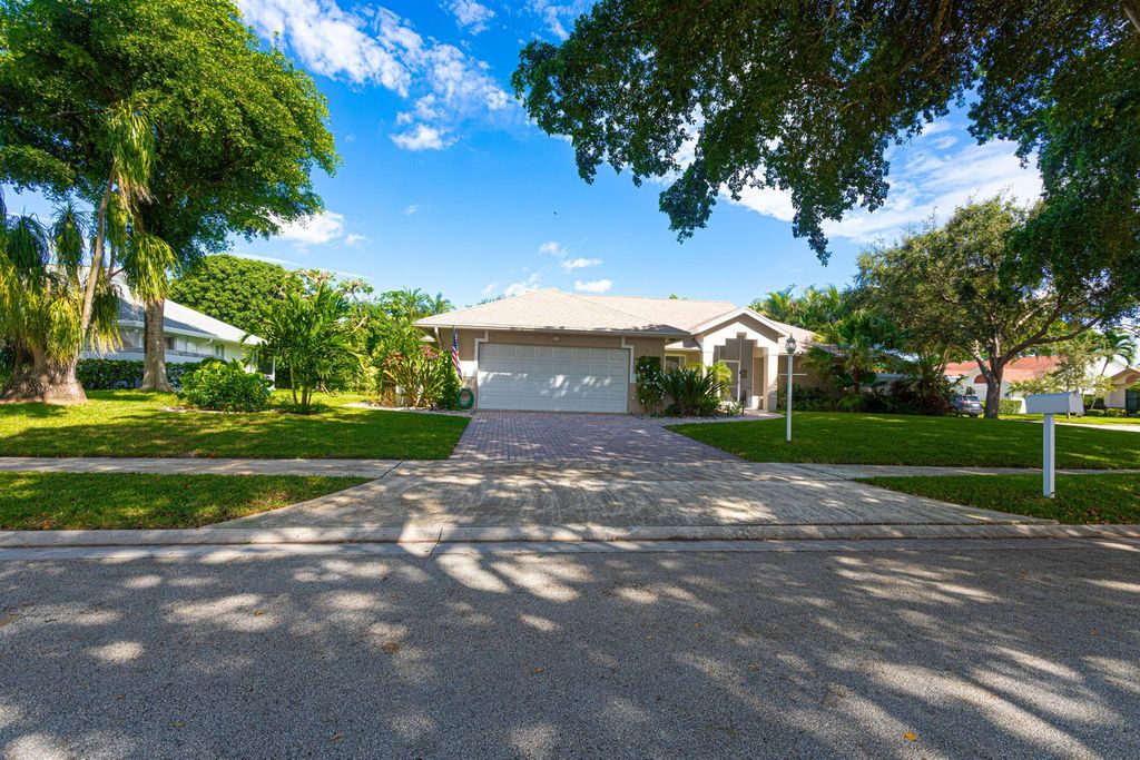 2477 Par Circle, Delray Beach, FL 33445