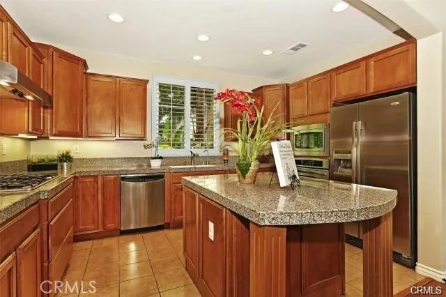 87 Wonderland, Irvine, CA 92620