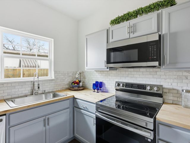 2413 Lena Street, Fort Worth, TX 76105