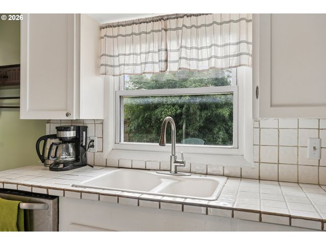 13314 Se BUSH St, Portland, OR 97236