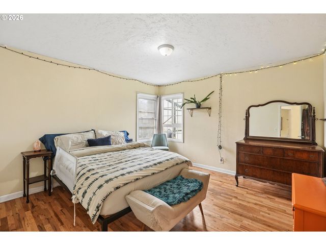 13314 Se BUSH St, Portland, OR 97236