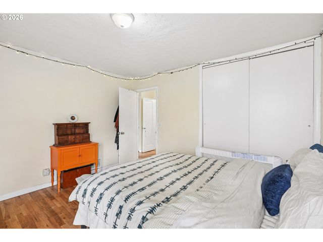 13314 Se BUSH St, Portland, OR 97236