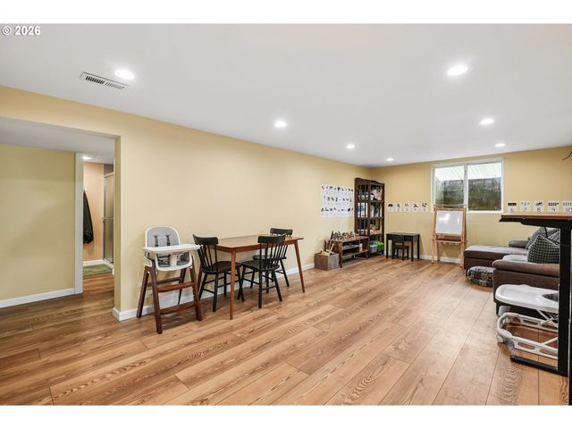 13314 Se BUSH St, Portland, OR 97236