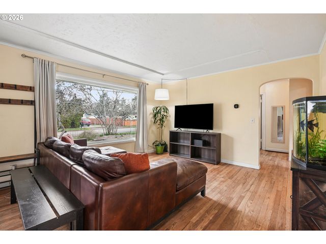 13314 Se BUSH St, Portland, OR 97236