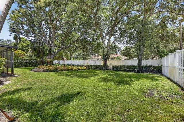 12104 Landing Way, Cooper City, FL 33026