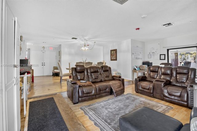 12104 Landing Way, Cooper City, FL 33026