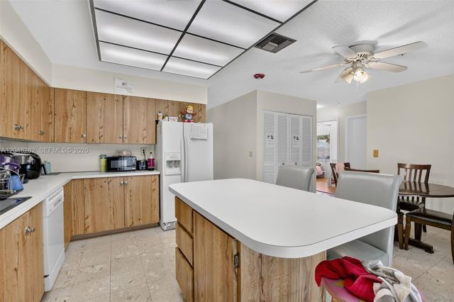 12104 Landing Way, Cooper City, FL 33026