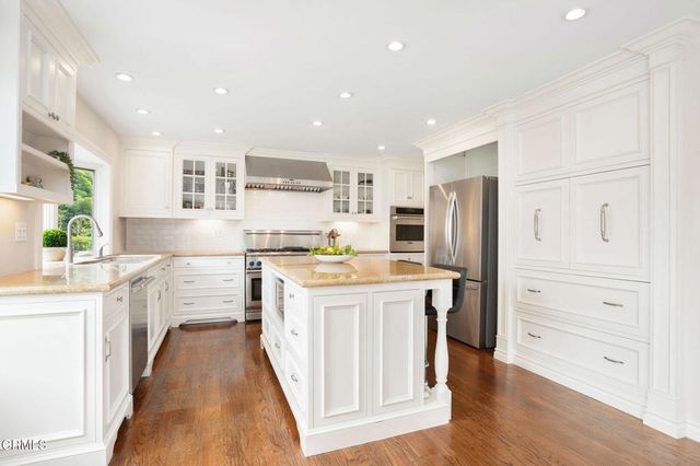 1095 Linda Glen Drive, Pasadena, CA 91105