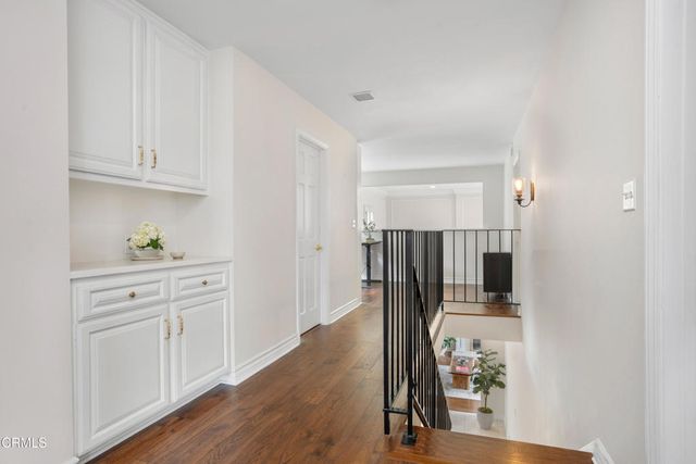 1095 Linda Glen Drive, Pasadena, CA 91105