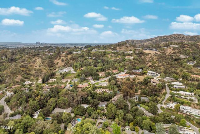 1095 Linda Glen Drive, Pasadena, CA 91105