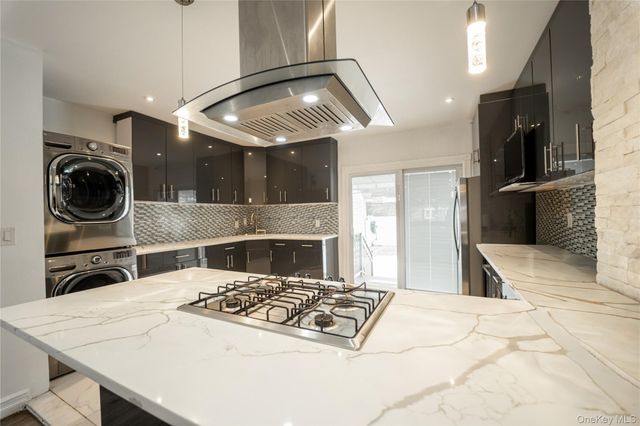 95-11 238th Street, Floral Park, NY 11001