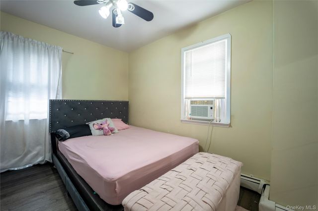 95-11 238th Street, Floral Park, NY 11001