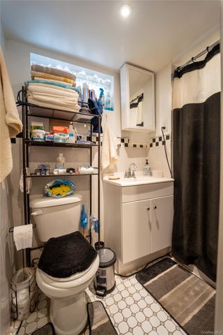 95-11 238th Street, Floral Park, NY 11001