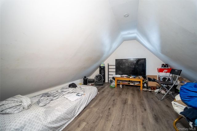 95-11 238th Street, Floral Park, NY 11001