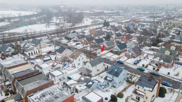 95-11 238th Street, Floral Park, NY 11001