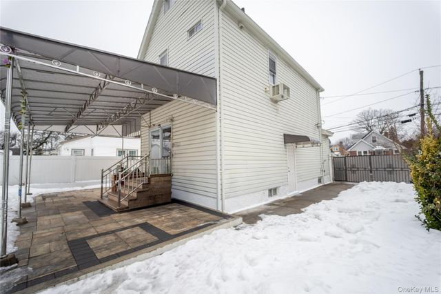 95-11 238th Street, Floral Park, NY 11001