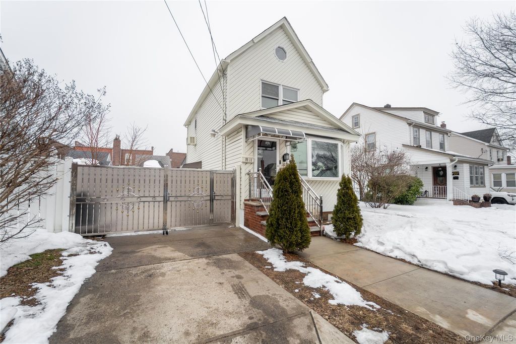 95-11 238th Street, Floral Park, NY 11001