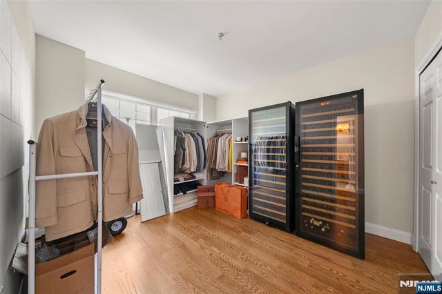 250 The Promenade, Edgewater, NJ 07020