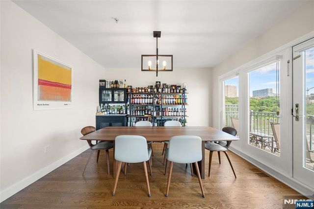 250 The Promenade, Edgewater, NJ 07020