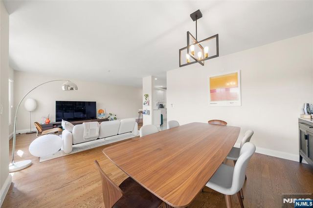 250 The Promenade, Edgewater, NJ 07020
