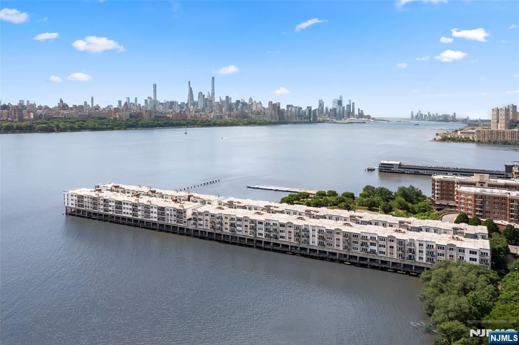 250 The Promenade, Edgewater, NJ 07020