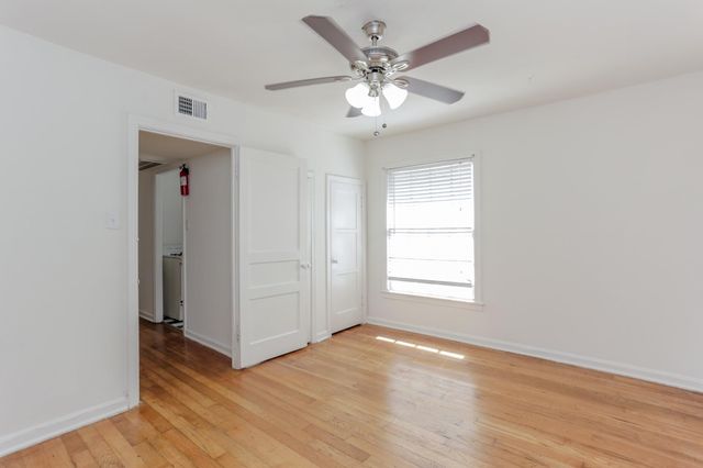 1828 W Main Street 4, Houston, TX 77098