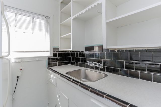 1828 W Main Street 4, Houston, TX 77098