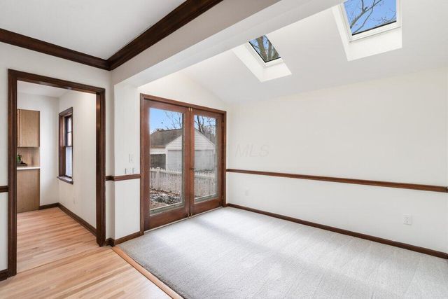 243 E Schreyer Place, Columbus, OH 43214