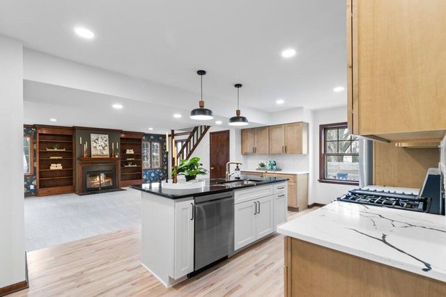 243 E Schreyer Place, Columbus, OH 43214