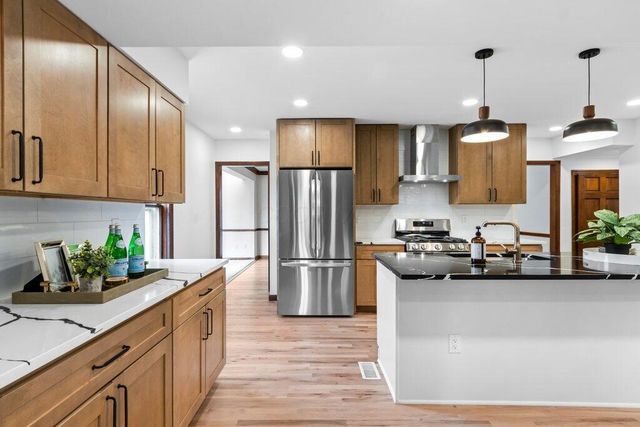 243 E Schreyer Place, Columbus, OH 43214