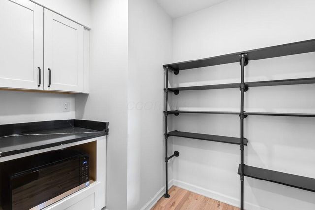 243 E Schreyer Place, Columbus, OH 43214