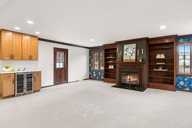 243 E Schreyer Place, Columbus, OH 43214