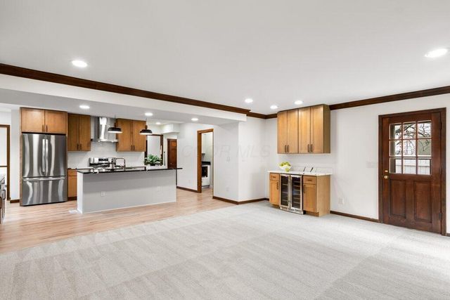 243 E Schreyer Place, Columbus, OH 43214