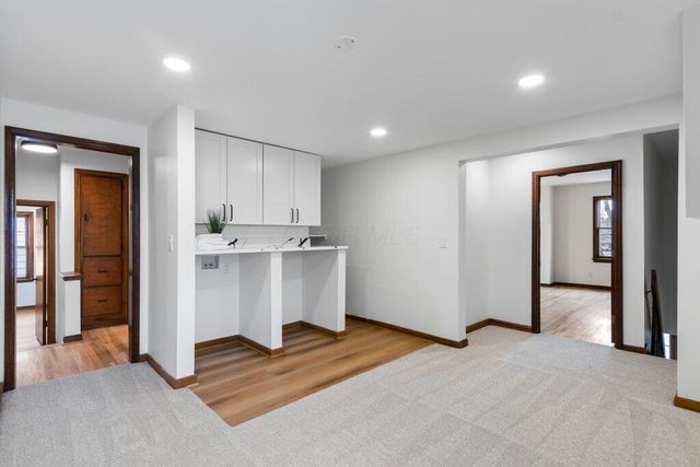 243 E Schreyer Place, Columbus, OH 43214