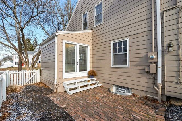 243 E Schreyer Place, Columbus, OH 43214