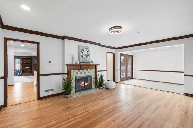 243 E Schreyer Place, Columbus, OH 43214