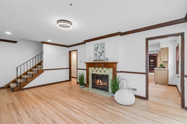 243 E Schreyer Place, Columbus, OH 43214